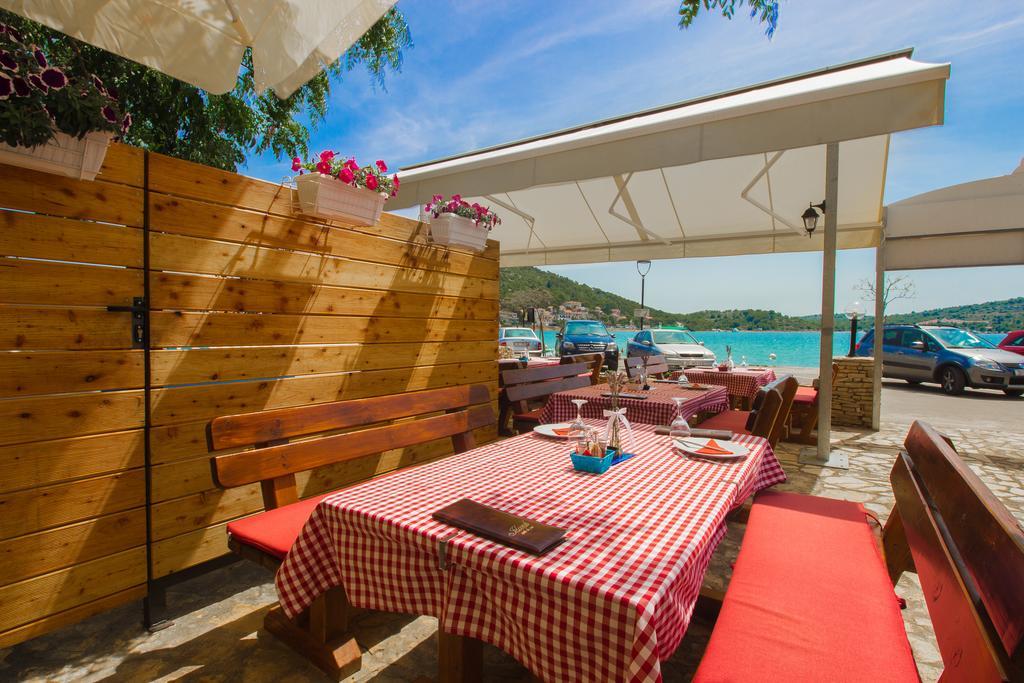 Hotel Plava Laguna Tisno Dış mekan fotoğraf