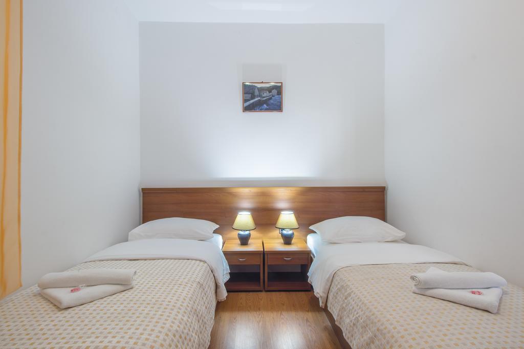 Hotel Plava Laguna Tisno Dış mekan fotoğraf