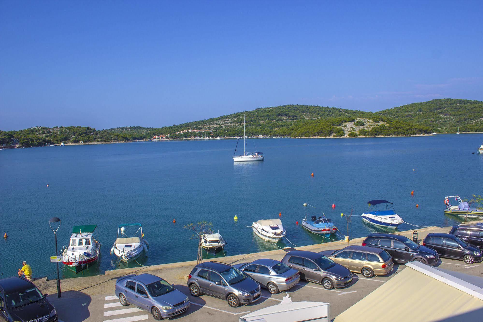 Hotel Plava Laguna Tisno Dış mekan fotoğraf