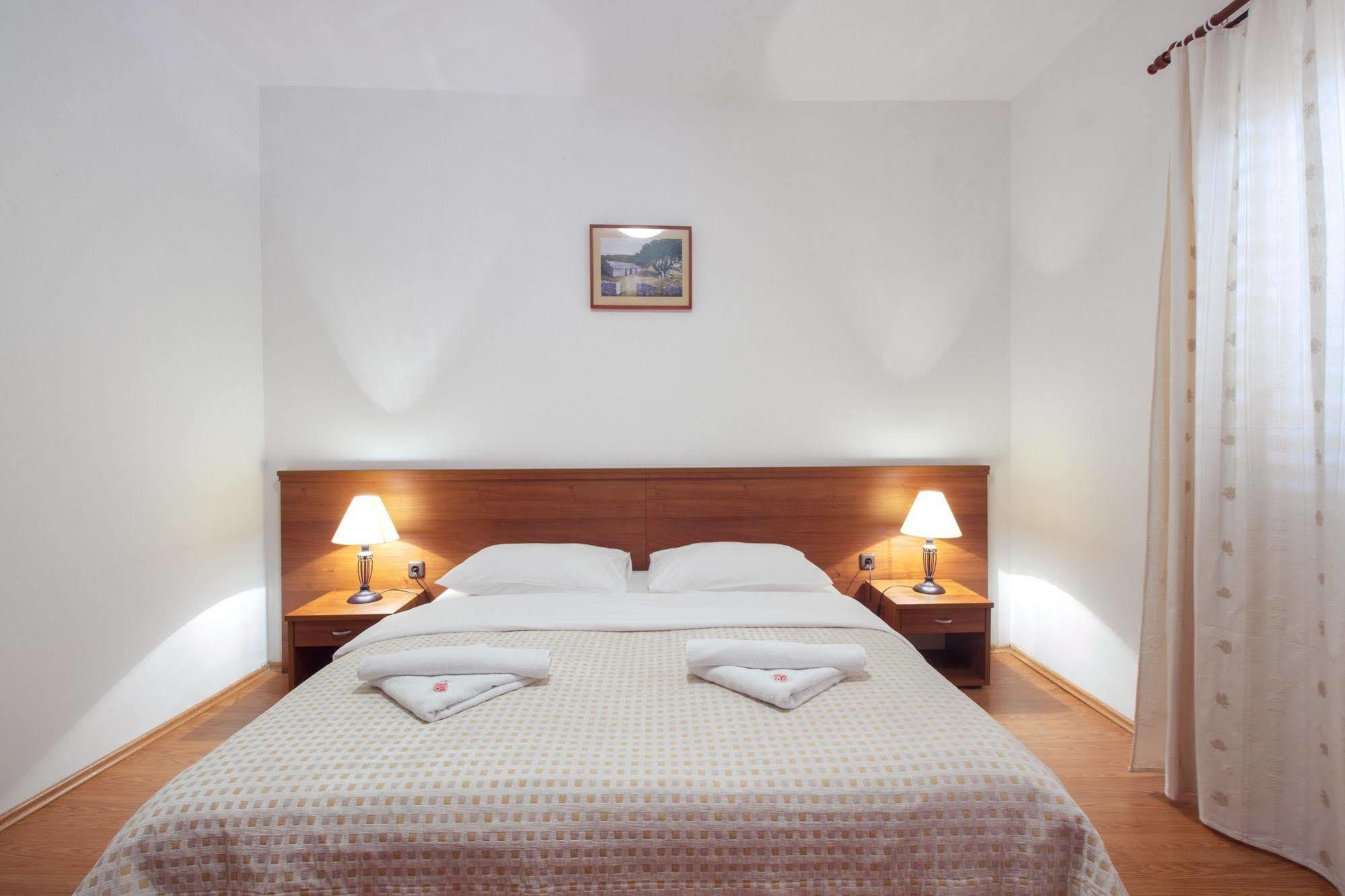 Hotel Plava Laguna Tisno Dış mekan fotoğraf