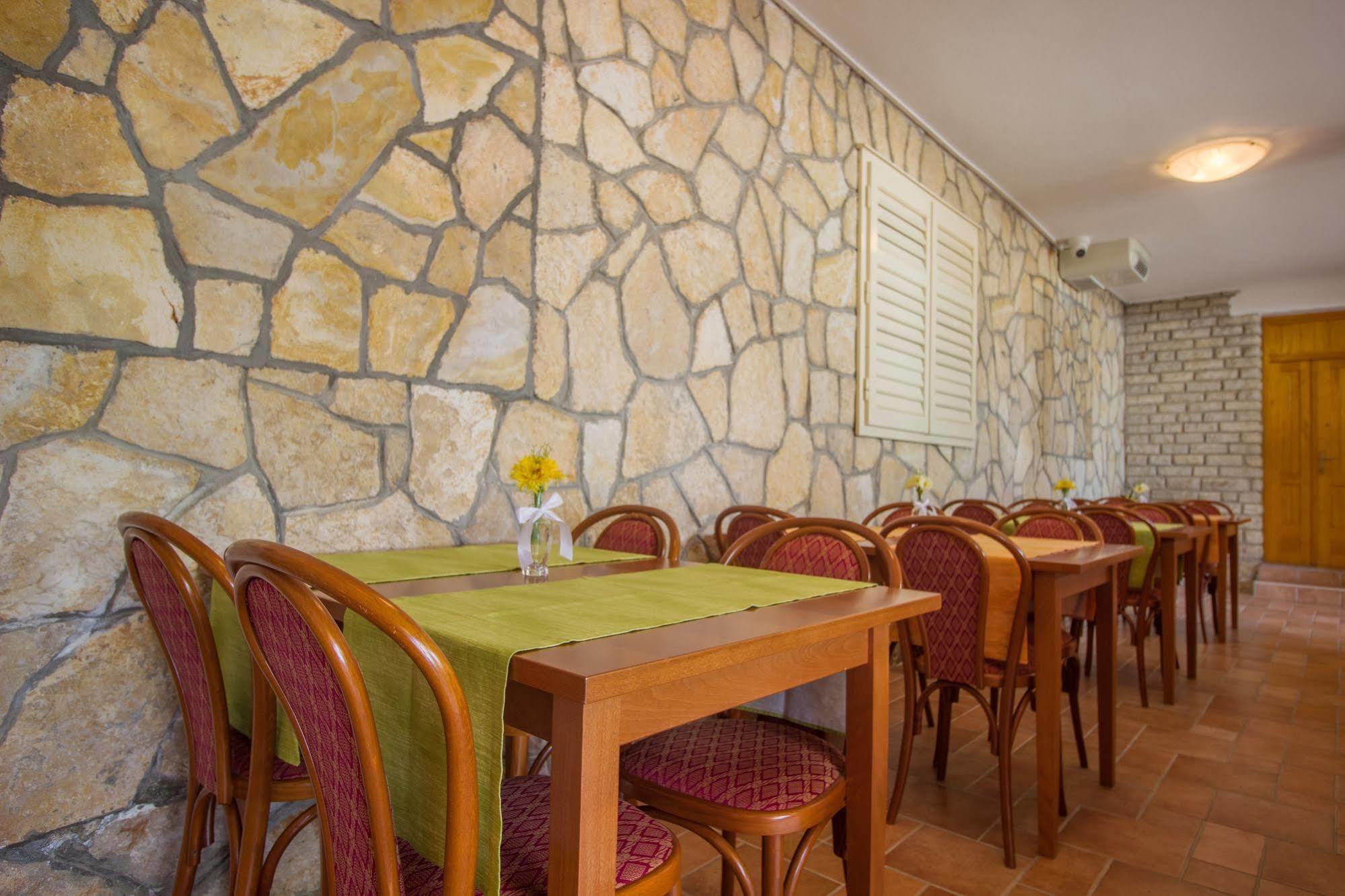 Hotel Plava Laguna Tisno Dış mekan fotoğraf